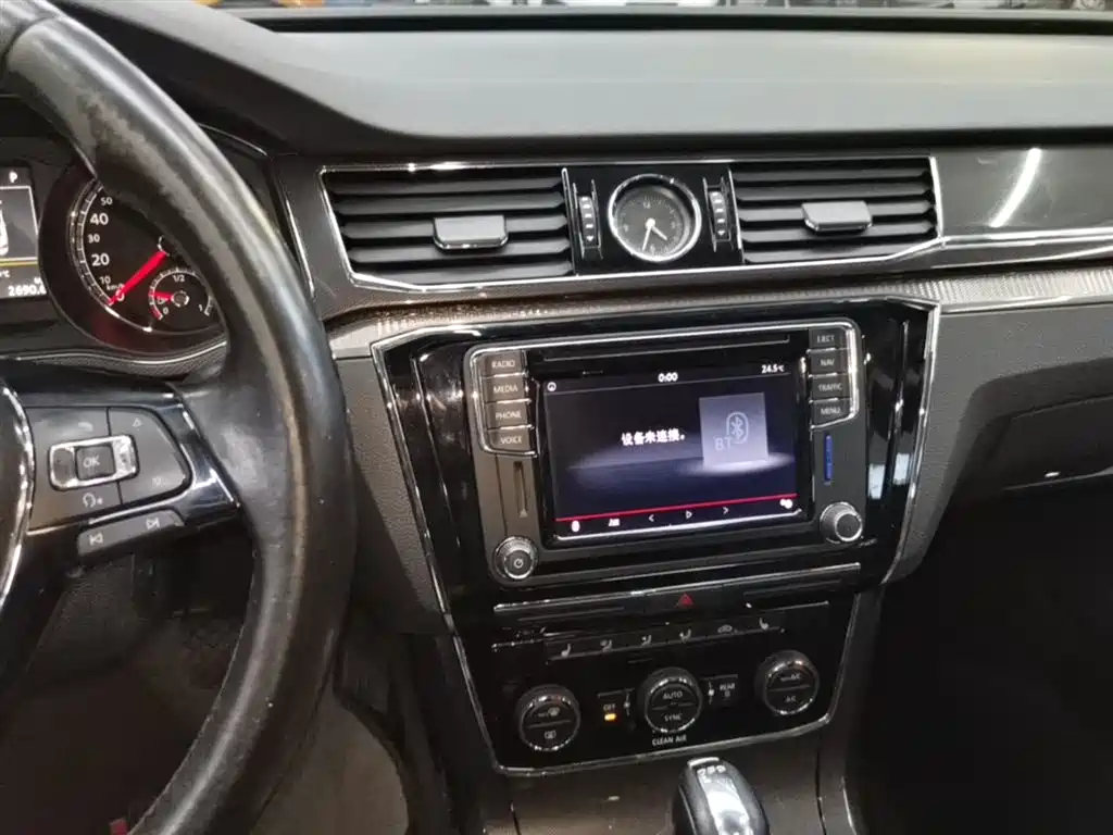 Volkswagen Passat 2016 330TSI DSG Executive Edition фото 13