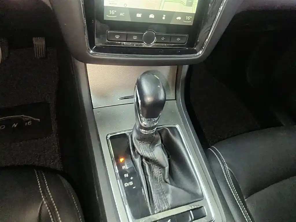 Roewe i6 2018 2017 20T Auto Internet Smart Enjoy Edition