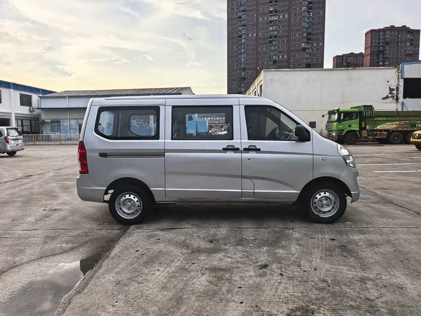 Wuling Motors Wuling Rongguang 2020 2020 1.2L S Basic Model China VI