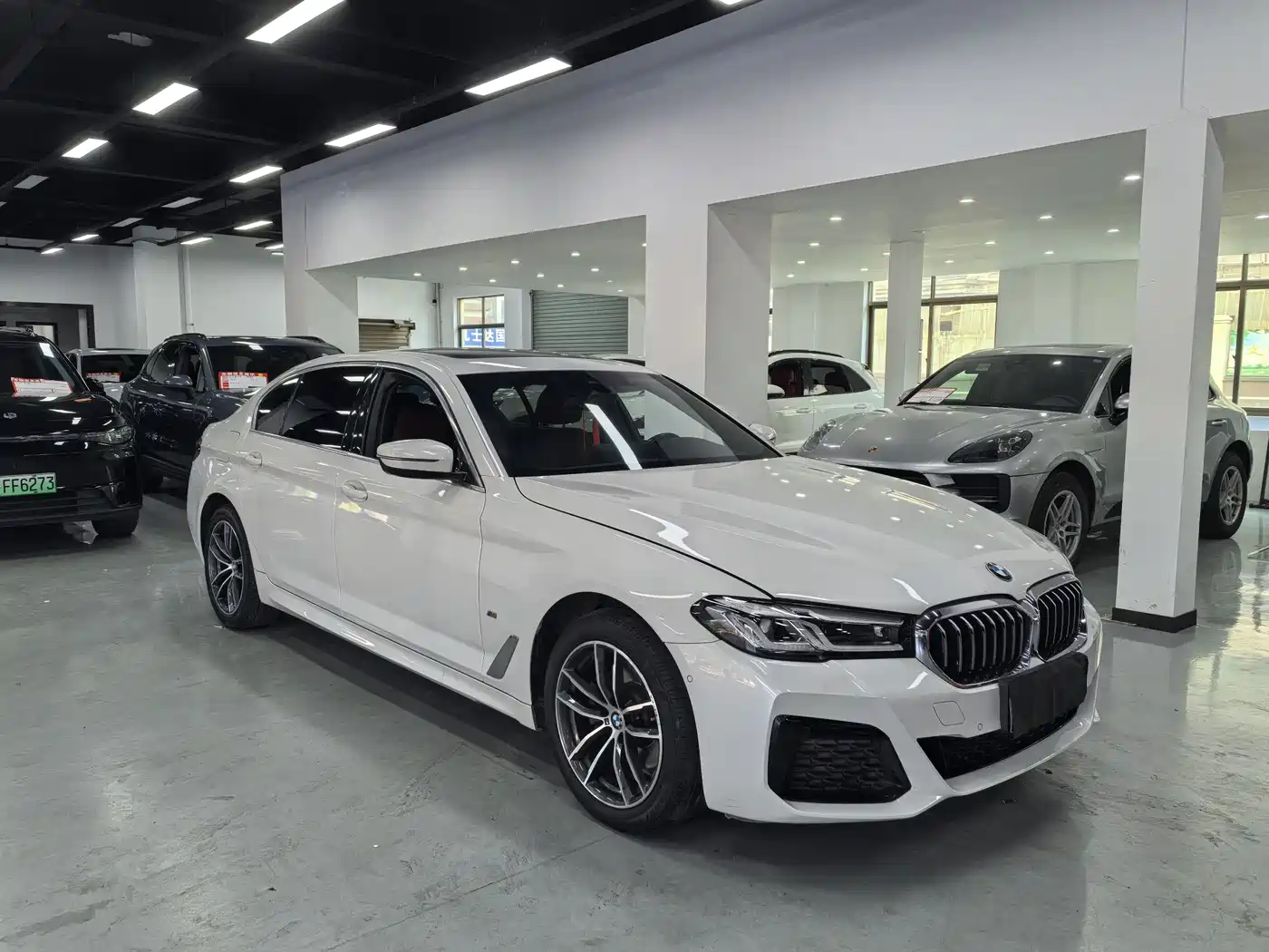 BMW 5 Series 2022 525Li M Sport Package фото 3