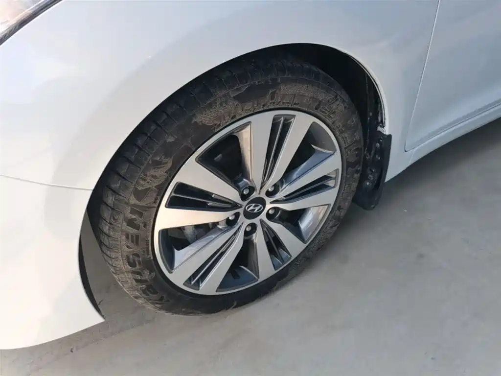 Hyundai Mistra 2016 1.8L Automatic Smart GLS фото 23