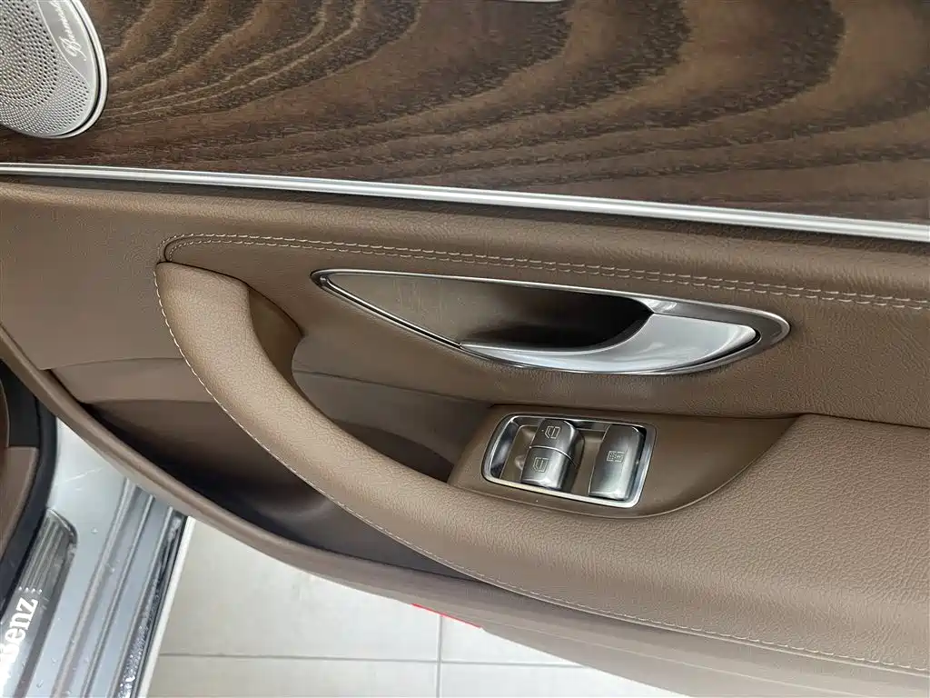 Mercedes-Benz E-Class 2023 E 300 L Fashion фото 16