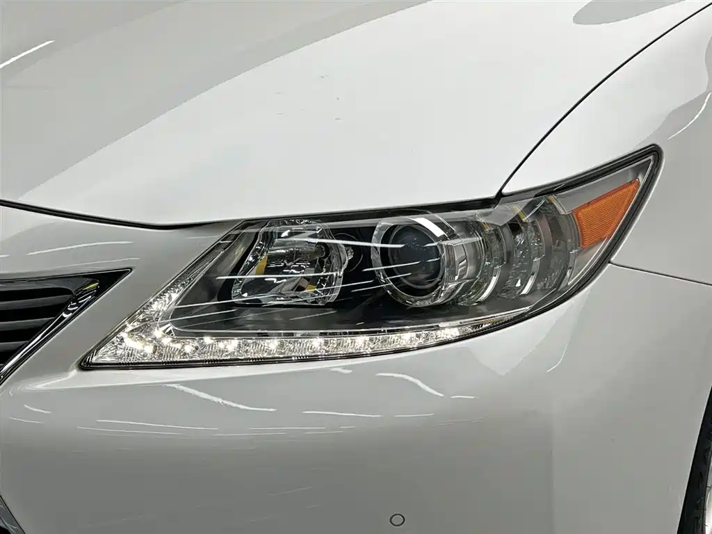 Lexus ES 2014 250 Elite Edition фото 9
