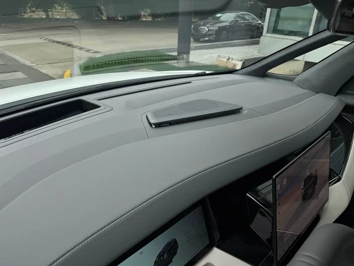 ZEEKR 009 2025 2024 7-Seat Aisle AWD Version 108kWh