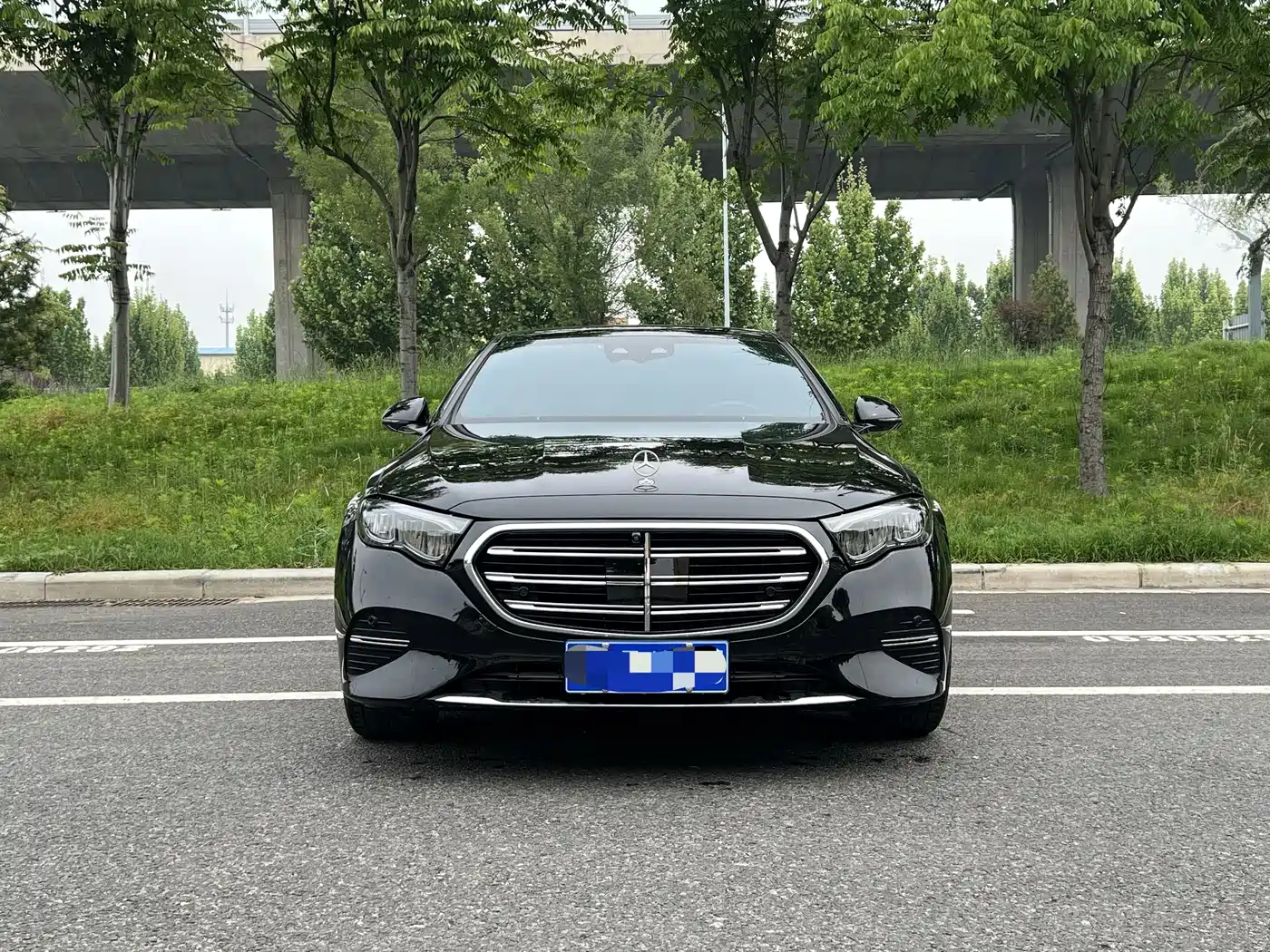Mercedes-Benz E-Class 2024 Model E 300 L Luxury фото 2