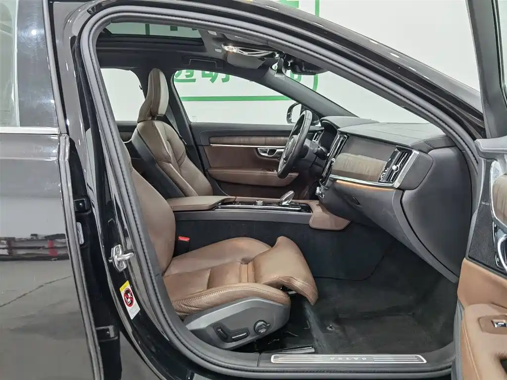 Volvo S90 2021 Model B5 Inscription Luxury Edition фото 23