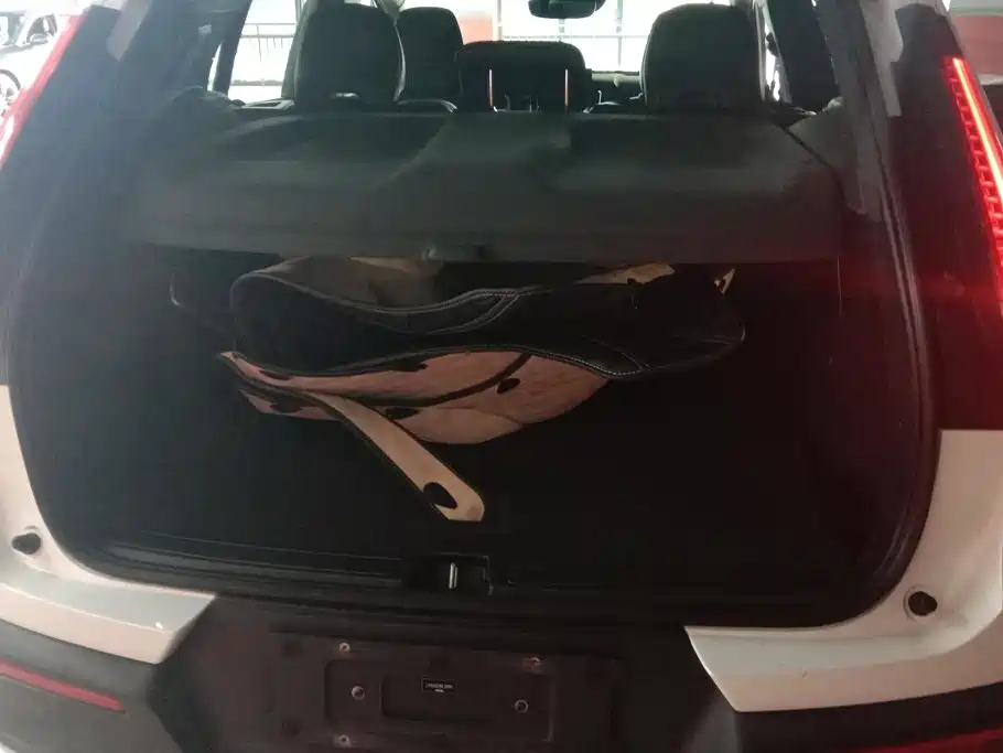 Фото 4 - Volvo XC40