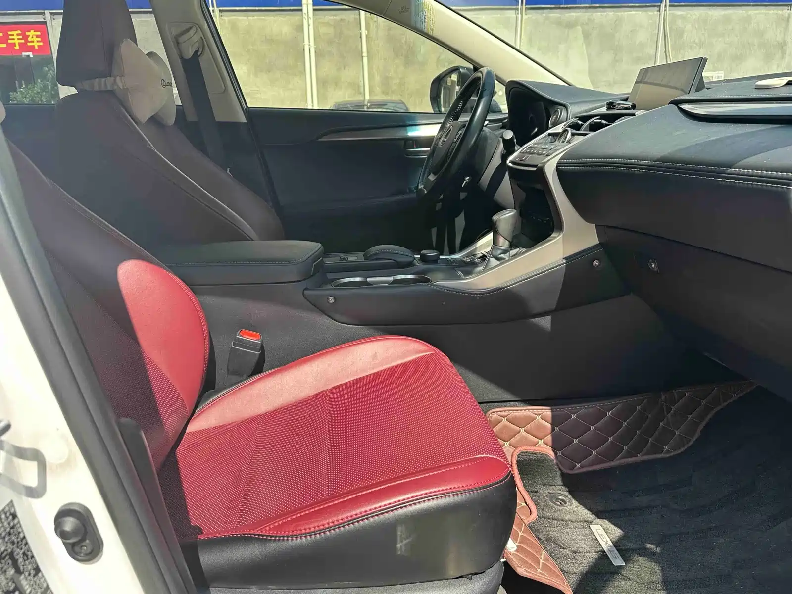 Фото 4 - Lexus NX