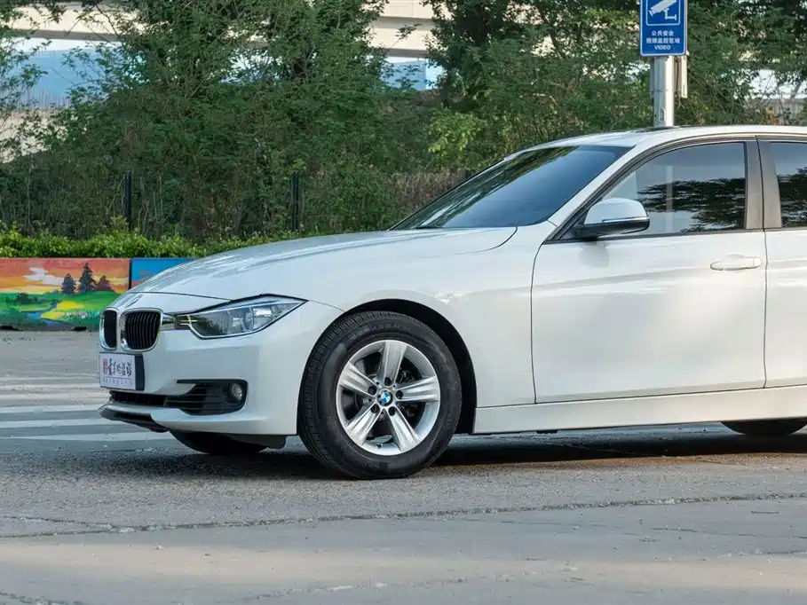 BMW 3 Series 2014 320i Fashion фото 12