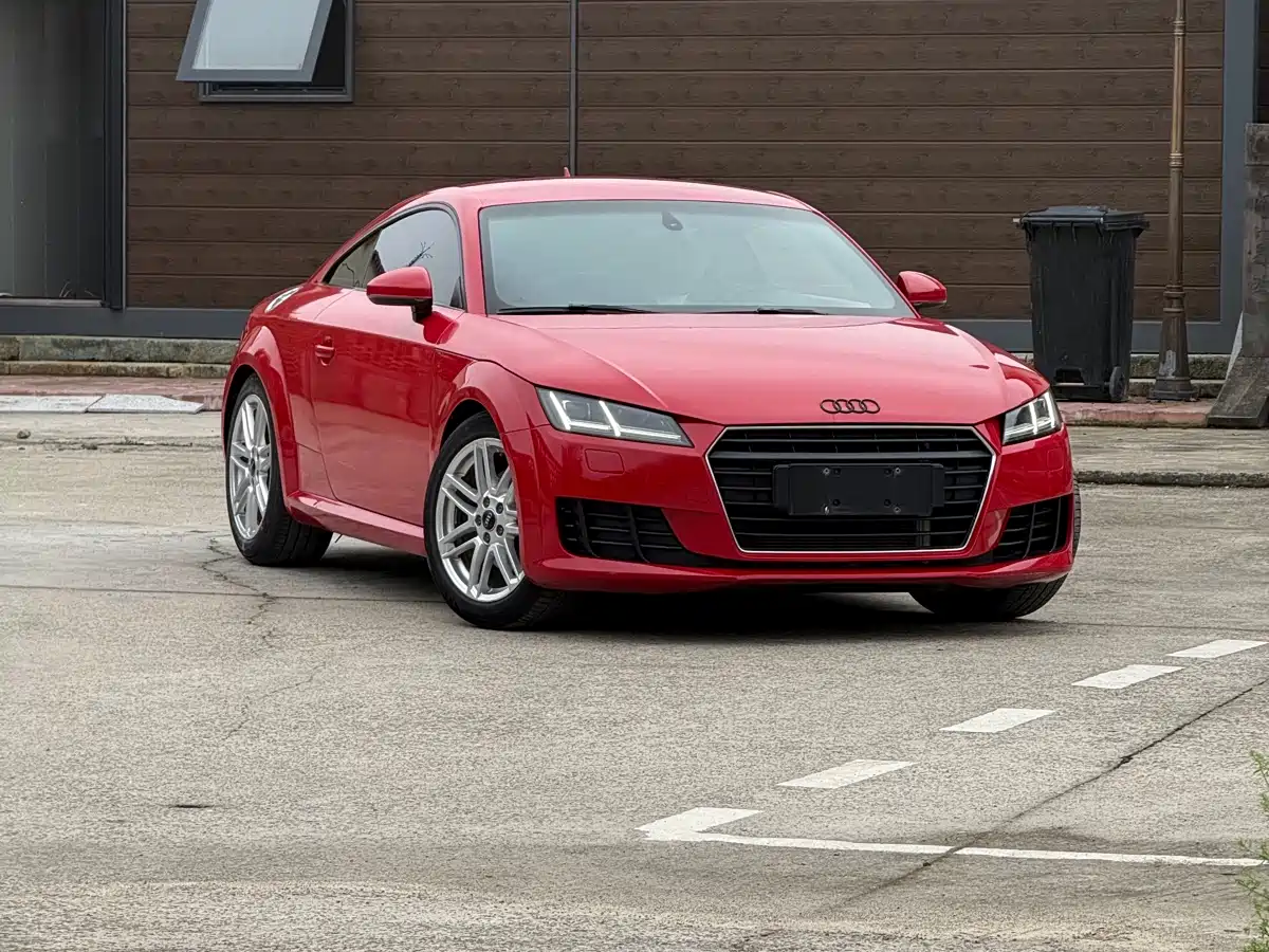 Audi TT 2015 TT Coupe 45 TFSI фото 2