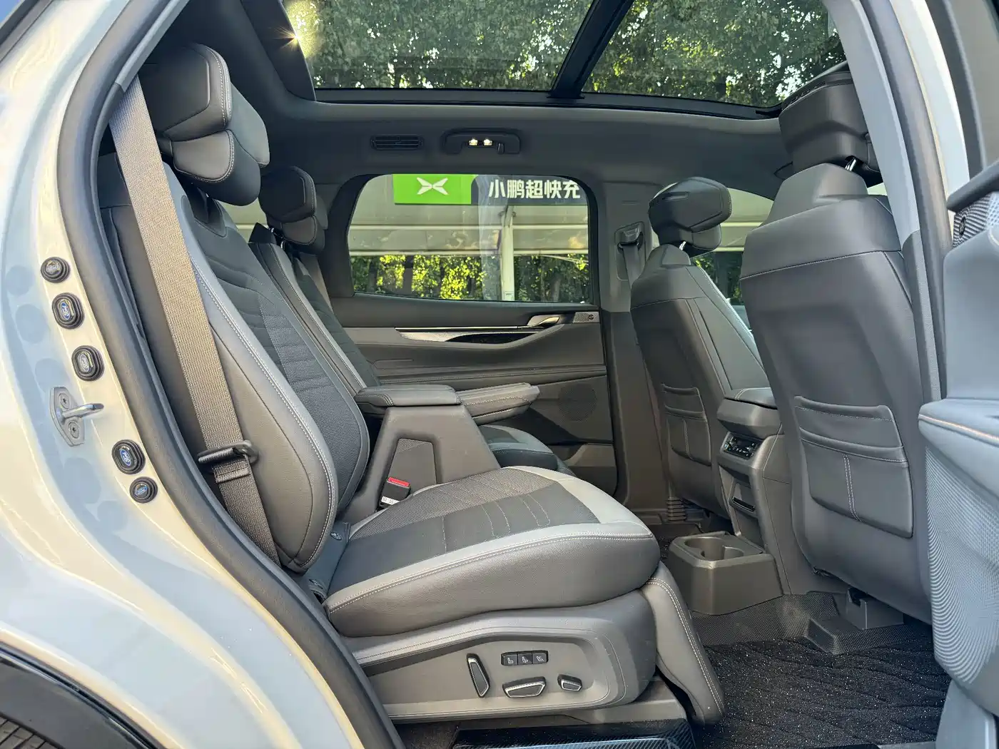 Фото 10 - Ford Edge