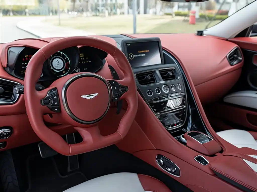 Aston Martin DBS 2019 DBS Superleggera V12 Coupe фото 9