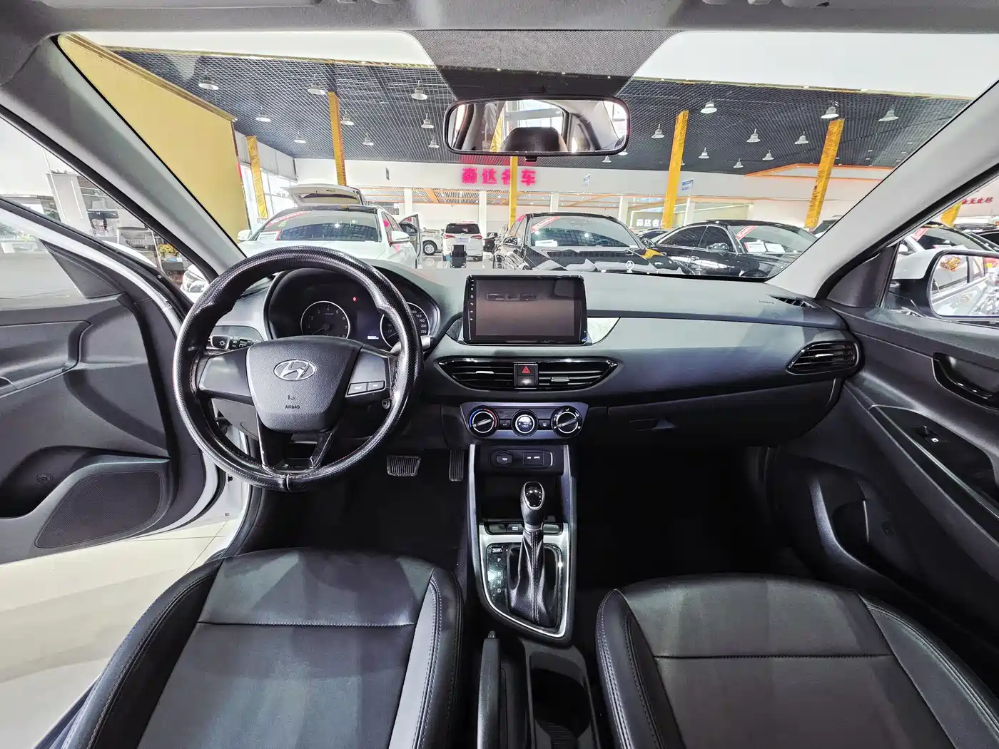 Hyundai Elantra 2020 1.6L Auto GL Pleasing Edition фото 9