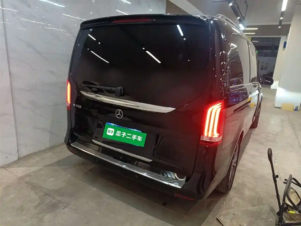 MERCEDES-BENZ V-CLASS