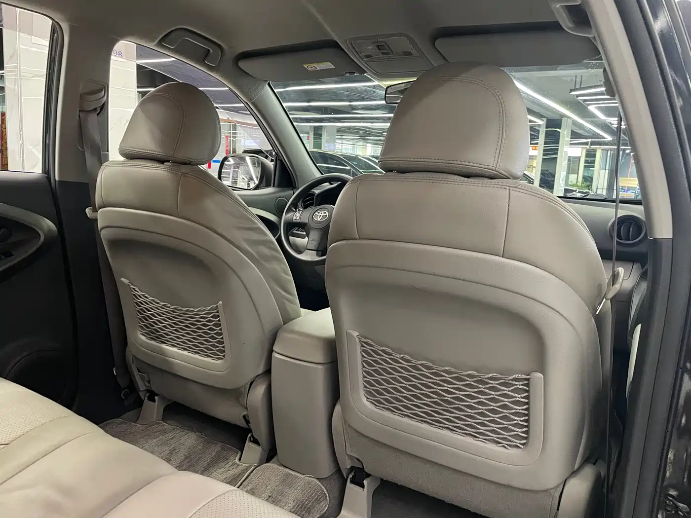 Toyota RAV4 Rongfang 2009 2.0L Automatic Classic Edition фото 10