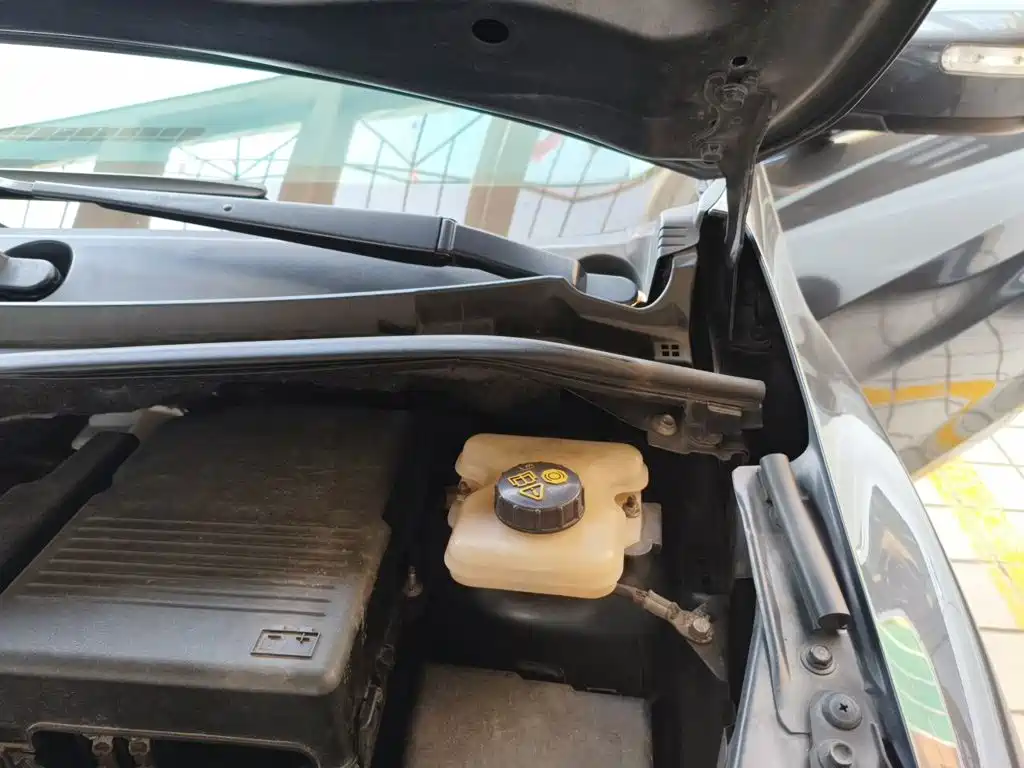Mazda Mazda5 2015 2013 2.0L Automatic Luxury