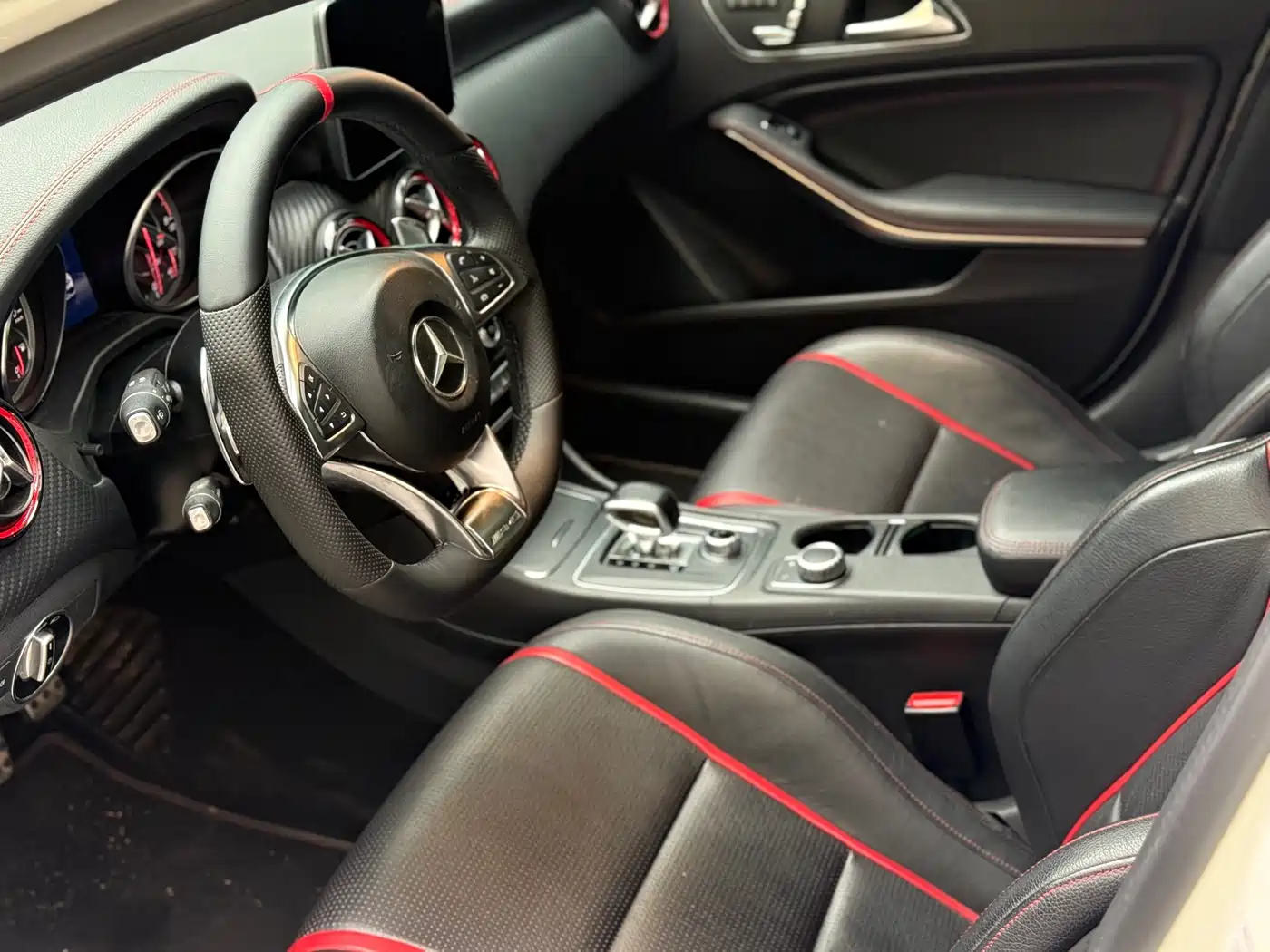 Mercedes-Benz A-Class AMG (Import) 2017 AMG A 45 4MATIC фото 11