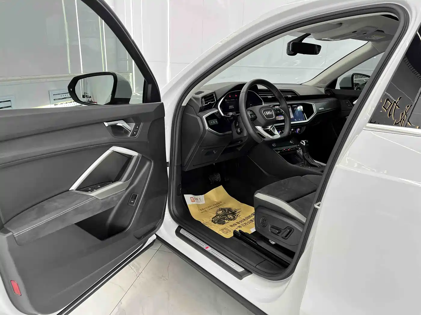 Audi Q3 2022 35 TFSI Fashion Dynamic фото 7