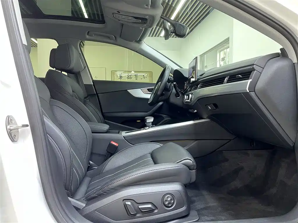 Audi A4L 2022 40 TFSI Luxury Dynamic фото 14