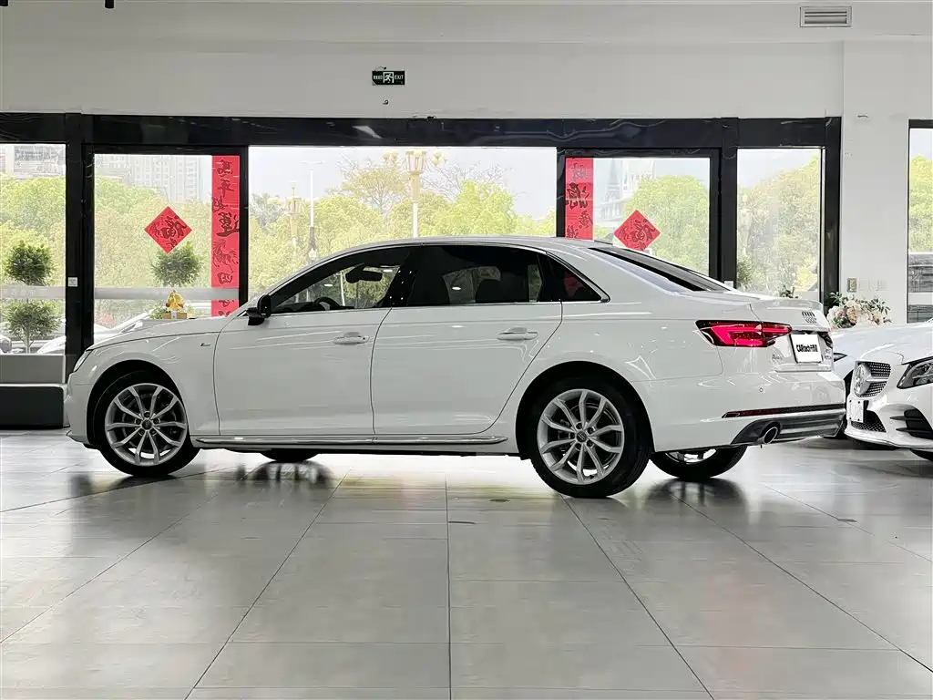 Audi A4L 2018 30th Anniversary 40 TFSI Fashion фото 4