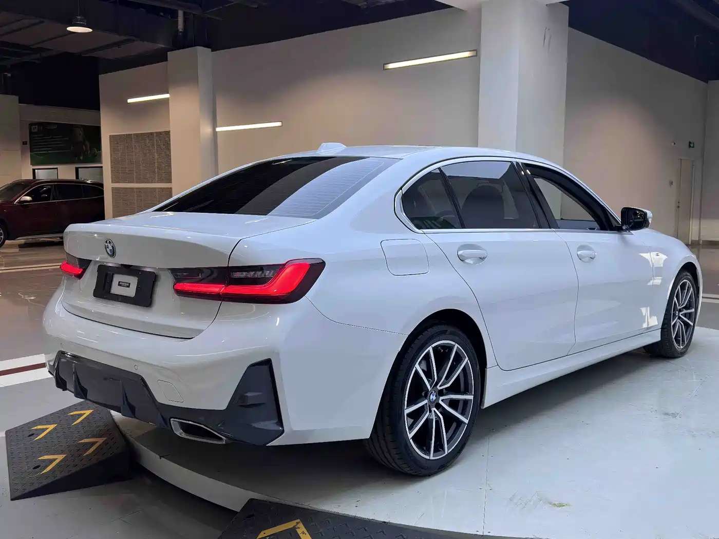 BMW 3-SERIES