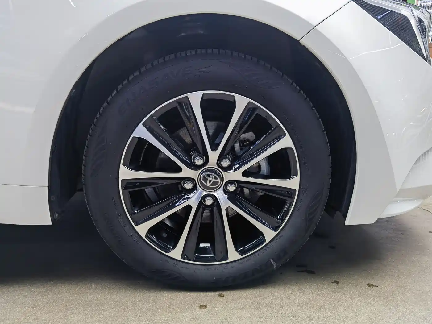 Toyota Levin 2023 Smart Hybrid 1.8L Luxury фото 14