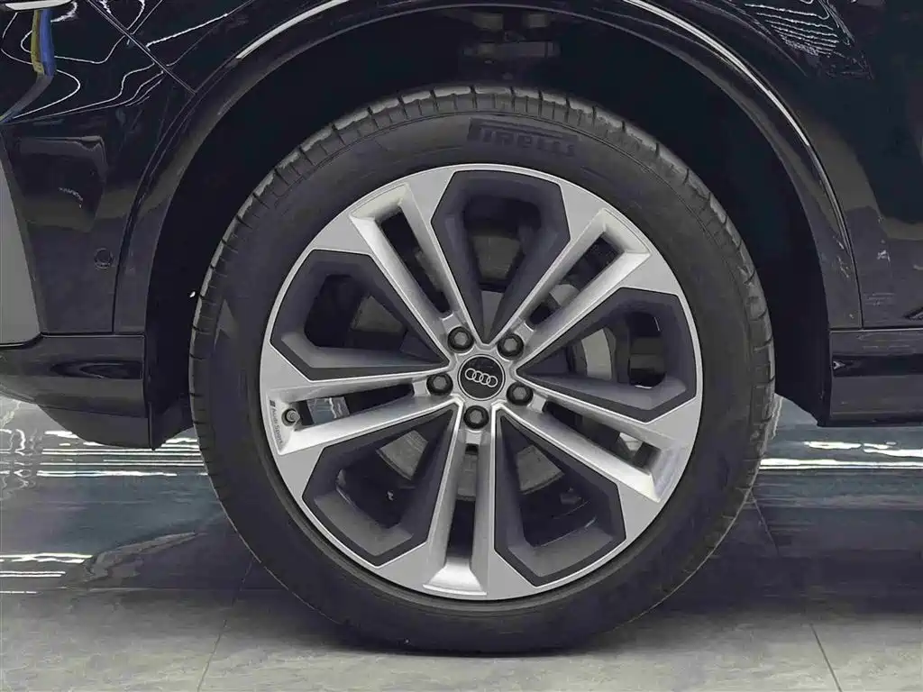Audi Q7 2023 55 TFSI quattro S line Sport фото 4