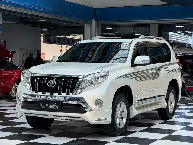 TOYOTA PRADO