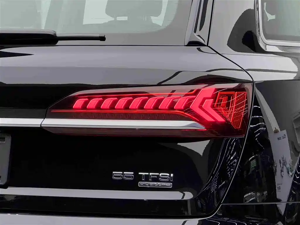 Audi Q7 2023 55 TFSI quattro S line Sport фото 18