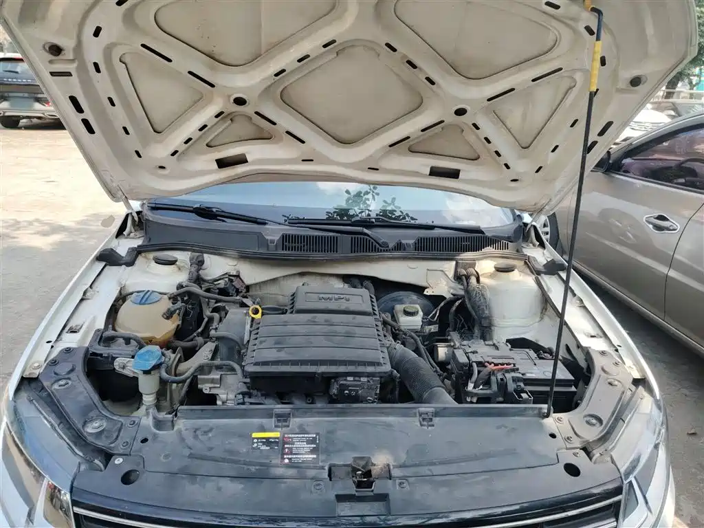 Volkswagen Lavida 2017 1.6L Automatic Trend Edition фото 16