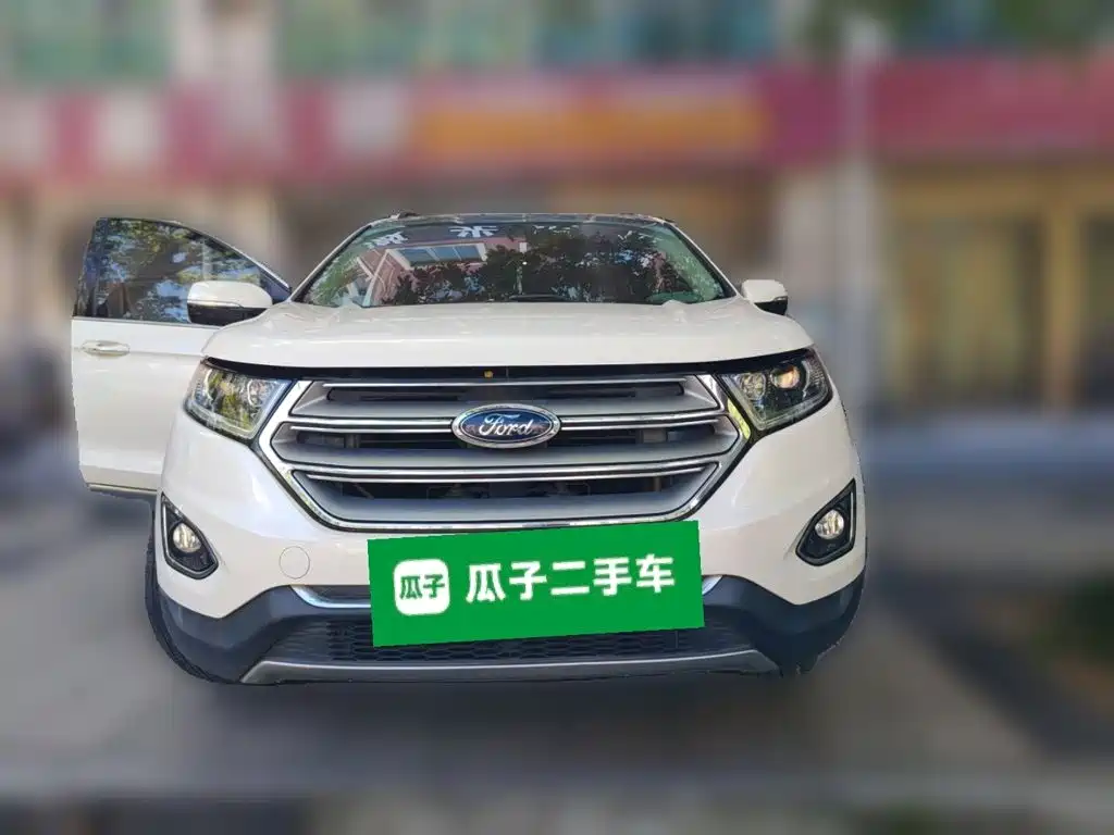 Фото 23 - Ford Edge