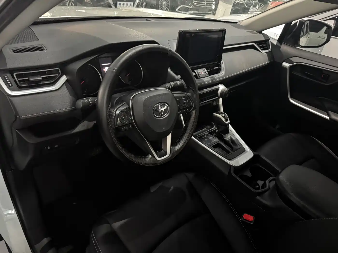 Toyota RAV4 Rongfang 2021 2.0L CVT 2WD Urban фото 9