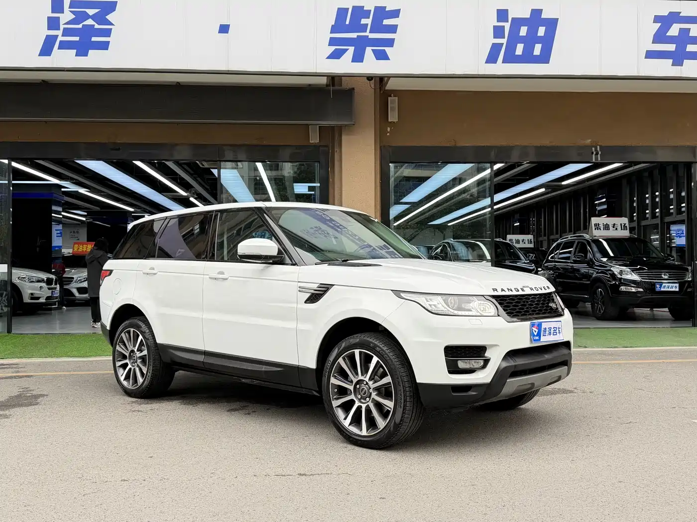 Land Rover Range Rover Sport 2016 3.0 SDV6 HSE фото 3