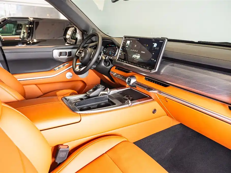 TANK TANK 700 NEW ENERGY