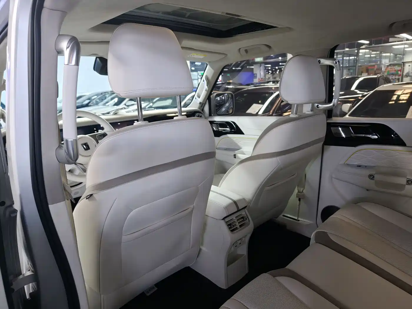 TANK CO CREATION TANK 300