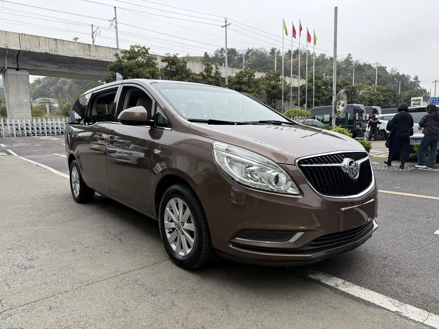 Buick GL8 2018 28T Luxury Model China VI фото 2