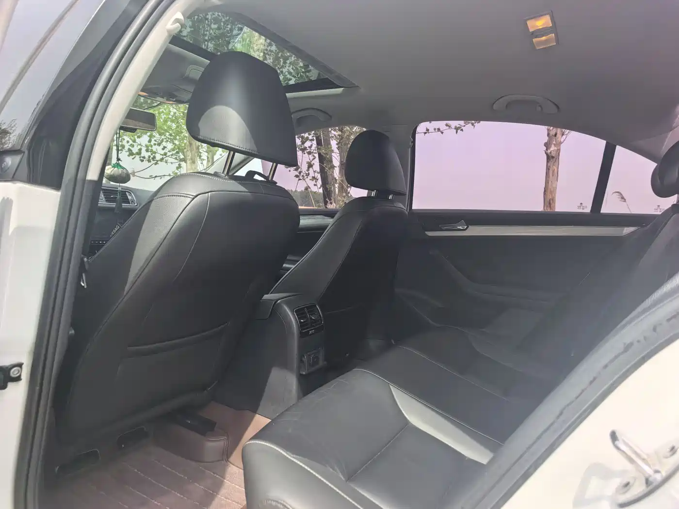 Volkswagen Sagitar 2017 230TSI Automatic Comfort фото 9
