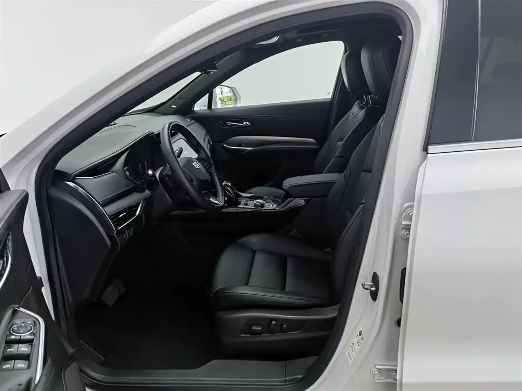 Cadillac XT4 2018 Model 28T 2WD Luxury фото 10