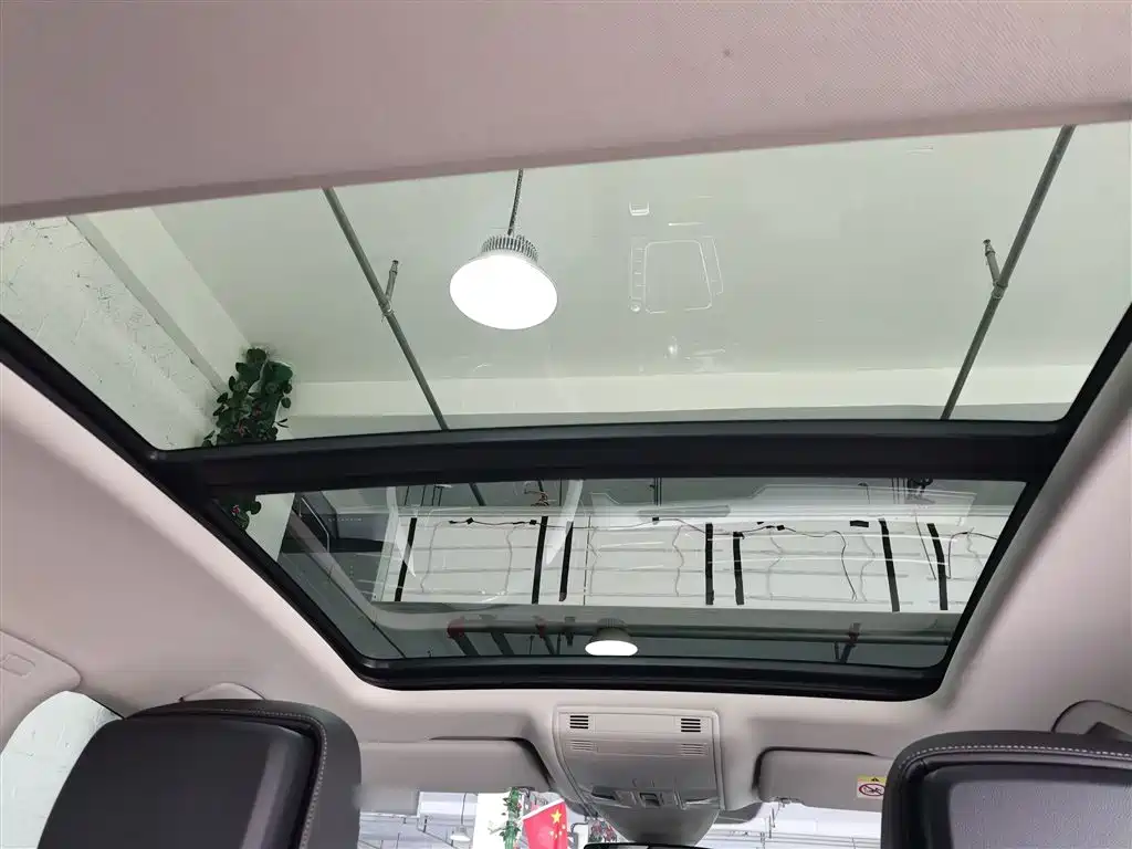 Volkswagen Magotan 2023 Model 2 Million Commemorative Edition 330TSI DSG Luxury фото 15