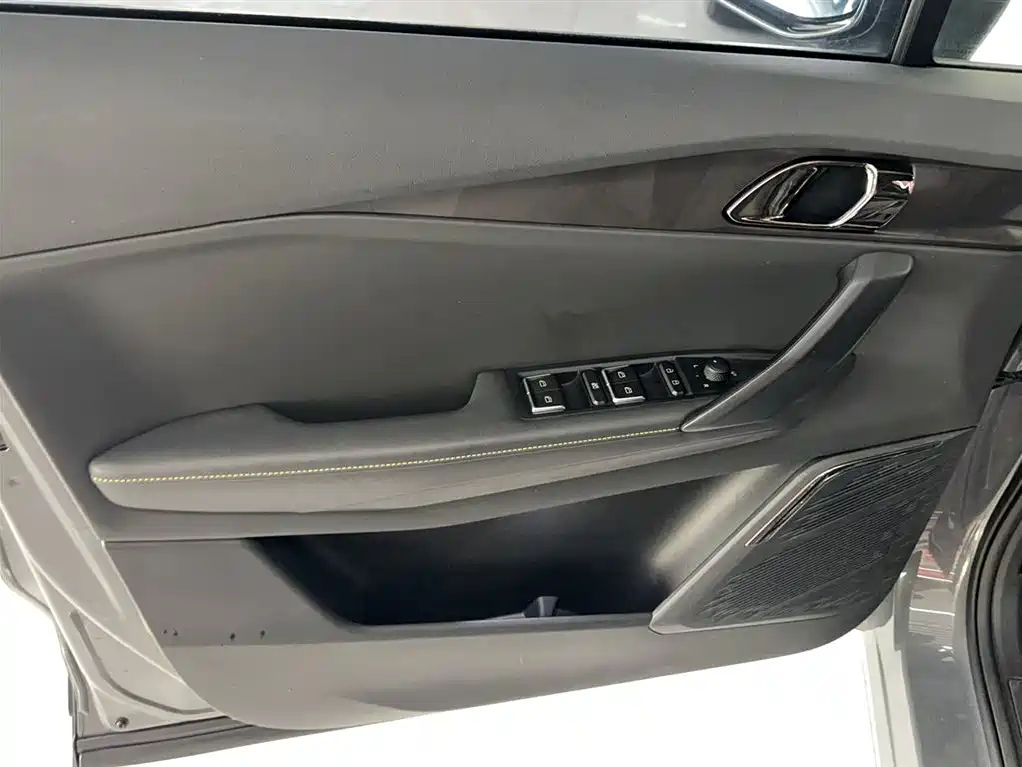 Lynk & Co 06 2023 Remix 1.5T Power Halo фото 19