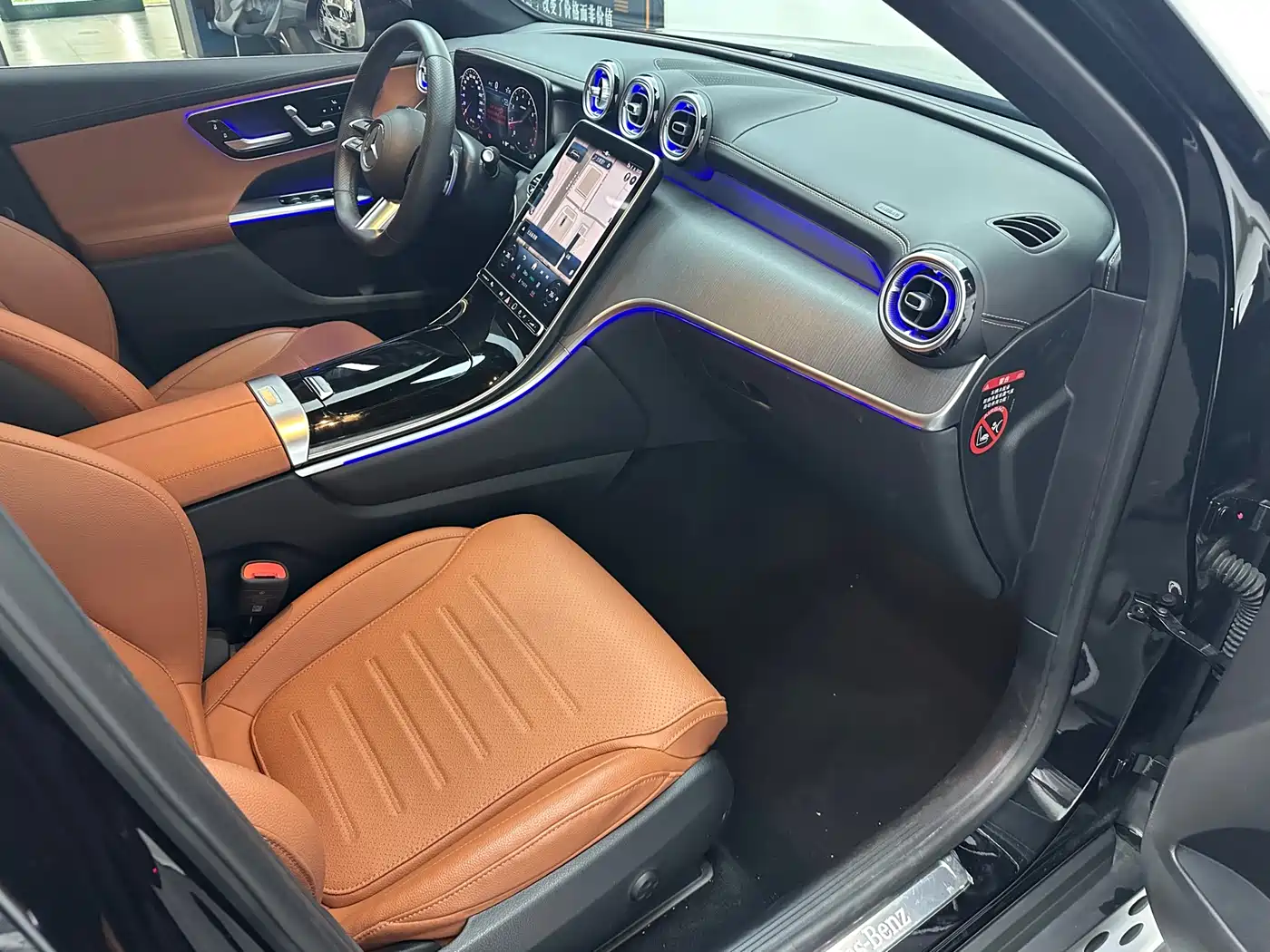 Mercedes-Benz GLC 2023 GLC 260 L 4MATIC Luxury 5-Seater фото 8