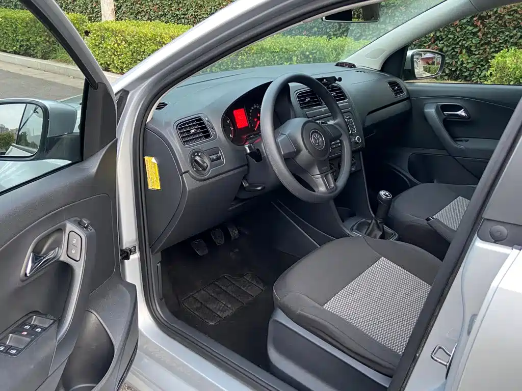Volkswagen Polo 2013 2013 1.4L Manual Trend Edition