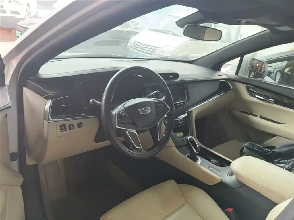 Cadillac XT5 2016 28T AWD Technology Model фото 16