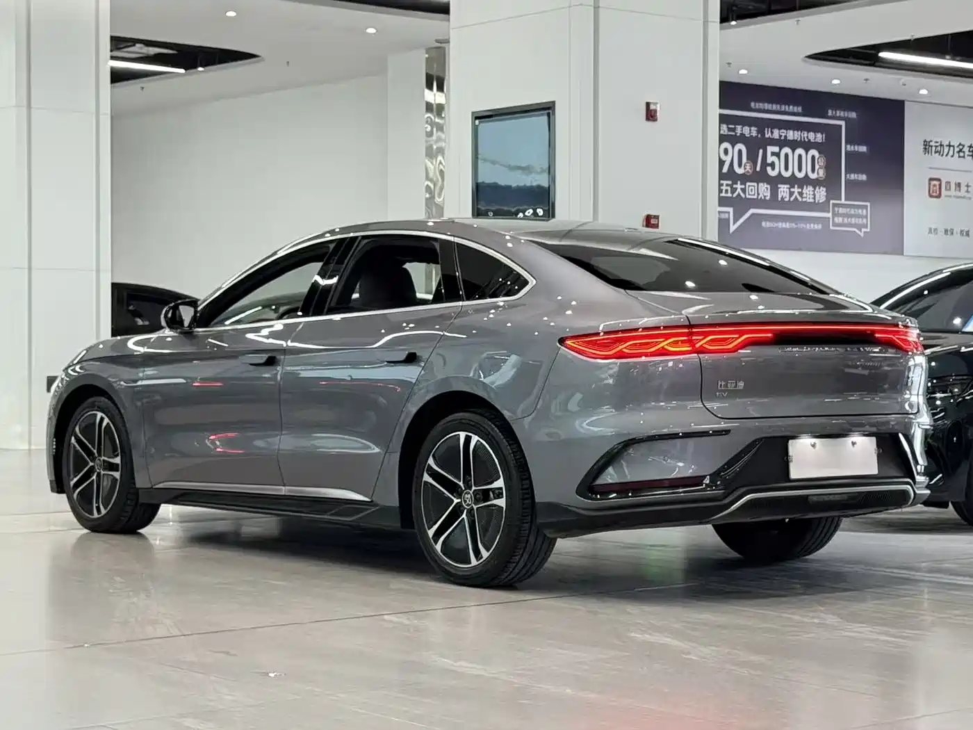 BYD Han 2023 EV Champion Edition 605KM FWD Premium фото 6