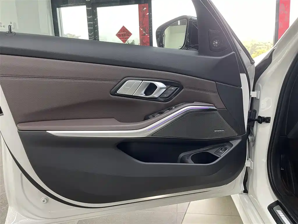 BMW 3 Series 2022 325Li M Sport Shadow Edition фото 11