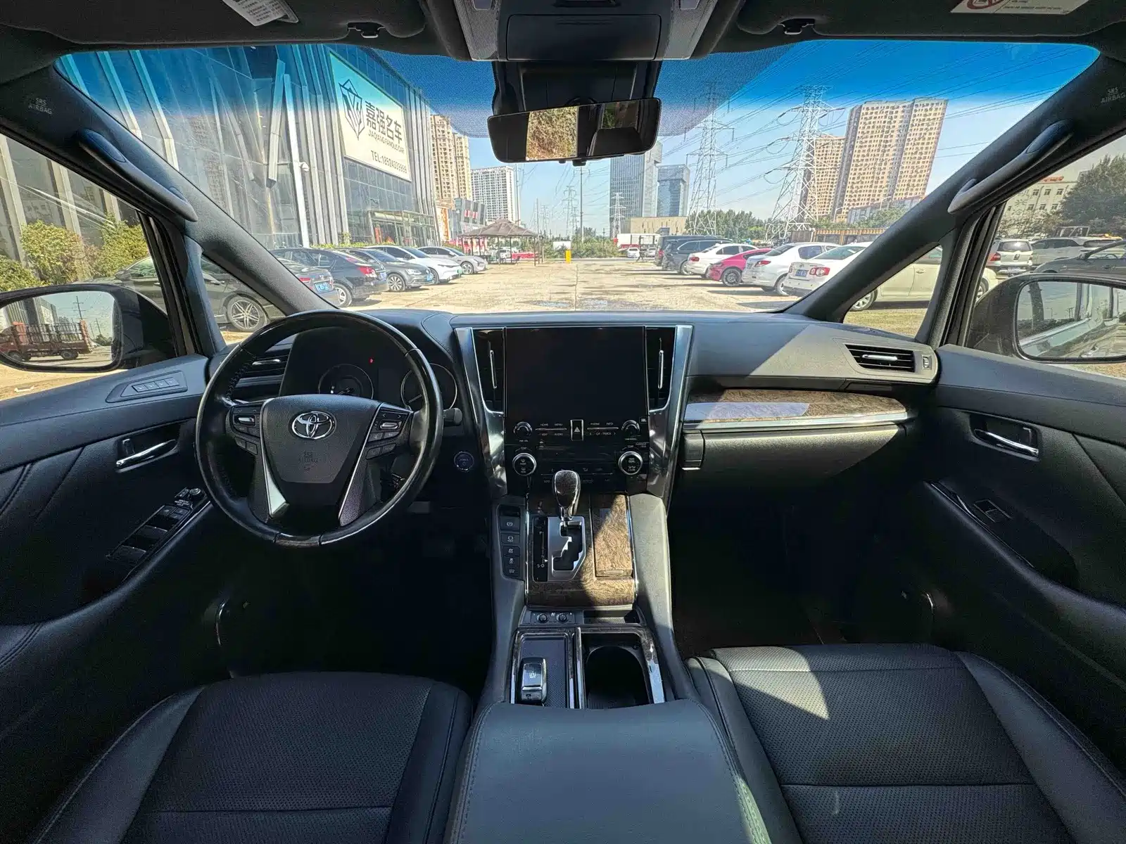 Фото 9 - Toyota Vellfire