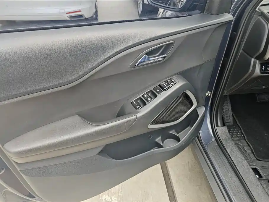 Hyundai Beijing Hyundai ix35 2018 2.0L Automatic 2WD Zhiyong·Enjoyment Edition фото 7