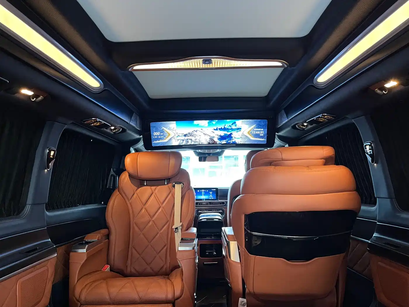 Mercedes-Benz V-Class 2024 V 300 L Long Wheelbase Luxury Edition фото 12