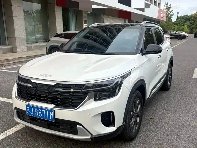 Kia Seltos 1.5L CVT, Люкс