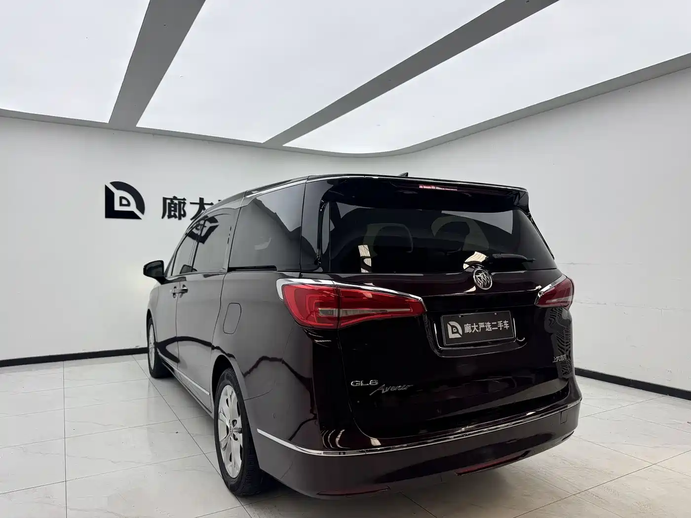 Buick GL8 2017 28T Avenir China V фото 8